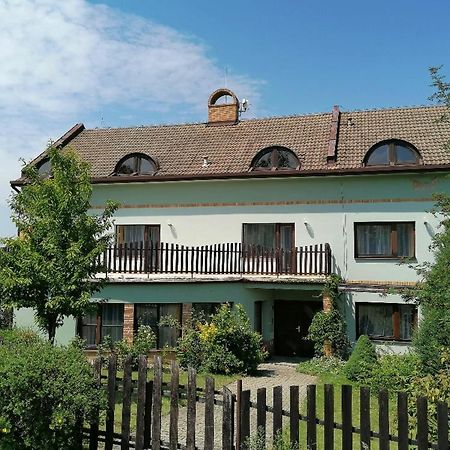 Otevrena Naruc Pension Letovice Екстер'єр фото