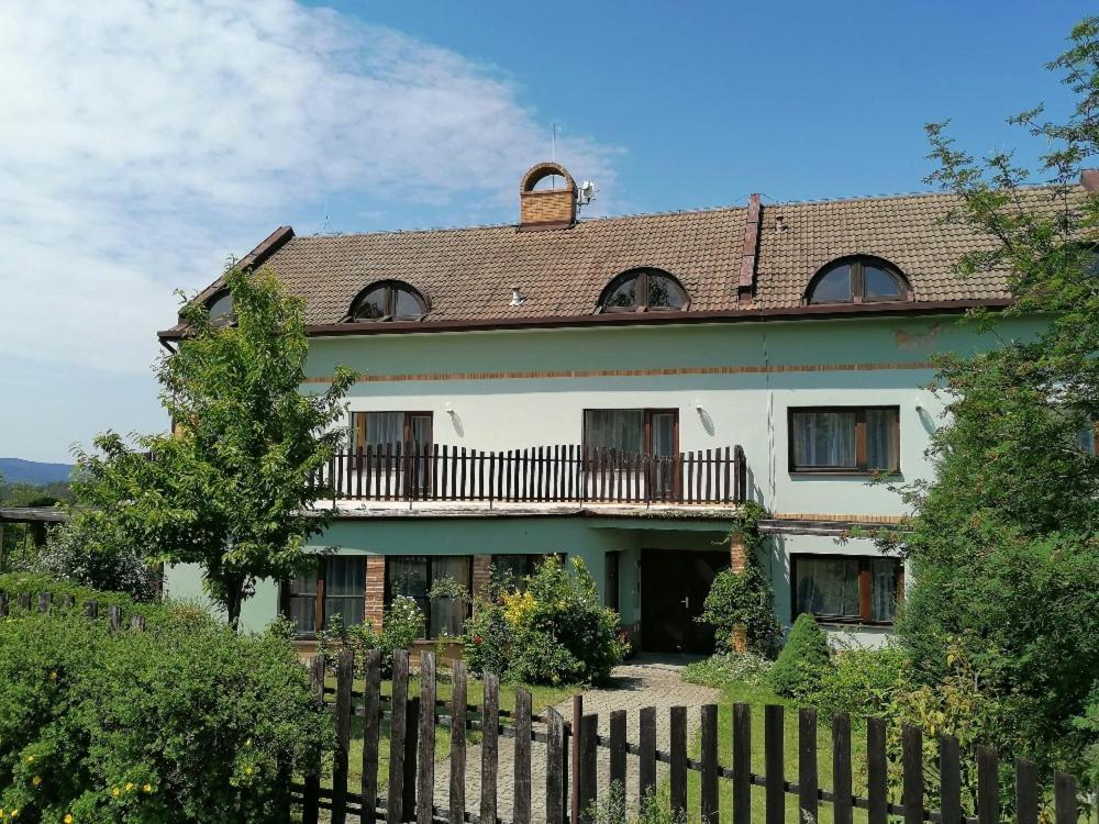 Otevrena Naruc Pension Letovice Екстер'єр фото
